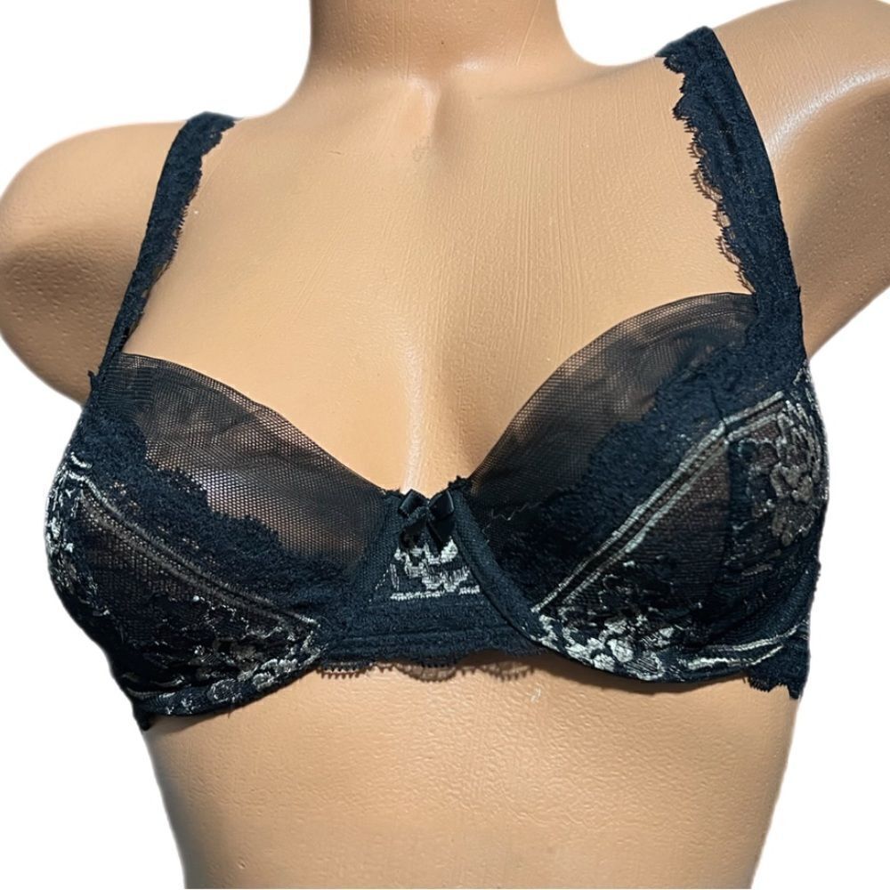 Victoria’s Secret Vintage sexy unlined demi lace with mesh black bra 34C